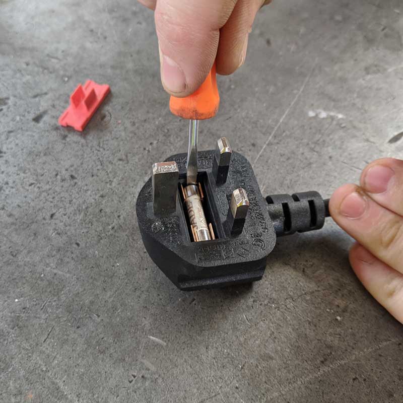 changing fuse 2