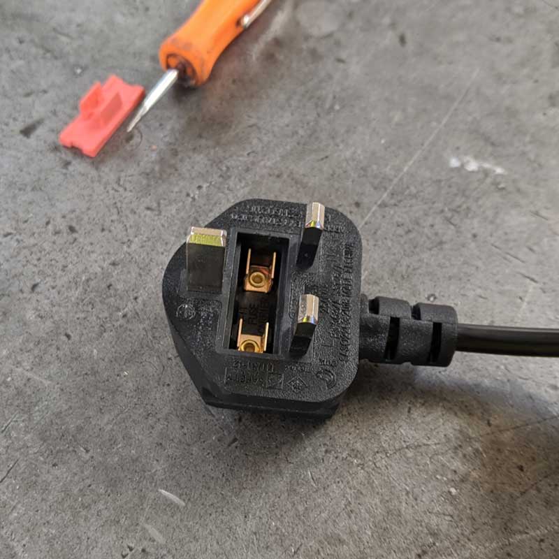 changing fuse 3